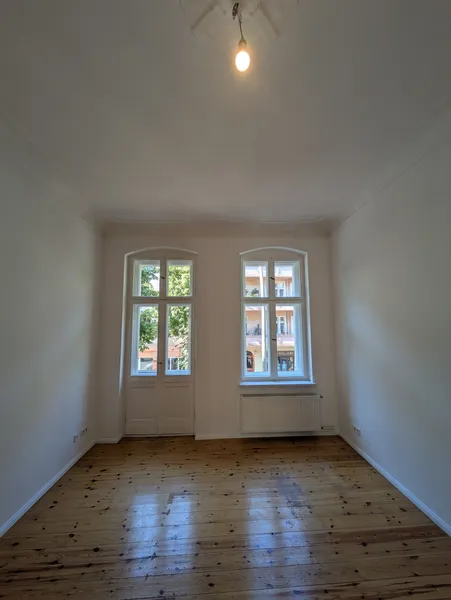 2 Zimmer Altbauwohnung am Hotspot - Nahe Boxhagener Platz! — photo 1